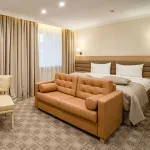 Zvezda Hotel Hotel berhampiran The peninsula