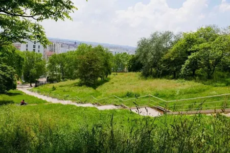 Beautiful studio 28 m2 equipped nine 500 meters from the subway