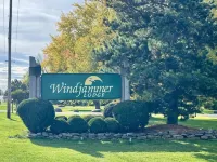 Windjammer Lodge Hotels in Oswegatchie
