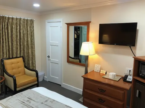 Howard Johnson by Wyndham Ridgecrest, CA