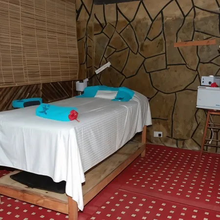 Sai Rock Beach Hotel & Spa