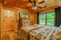 Gatlinburg-2brs-hot Tub-arcade Games-fireplace - Balkoner