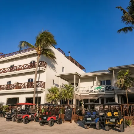 Sandbar Beachfront Hostel & Restaurant