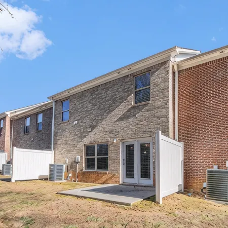 Charming 3-bedroom townhome with WiFi, AC in lovely Lawrenceville