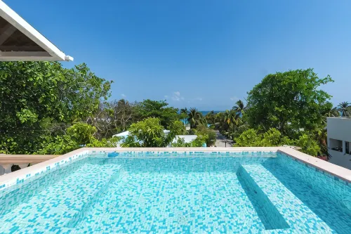 Luxury and Comfort a Block from the Beach with Private Pool and Incredible Views