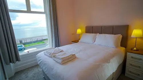 Carmel House - homestay