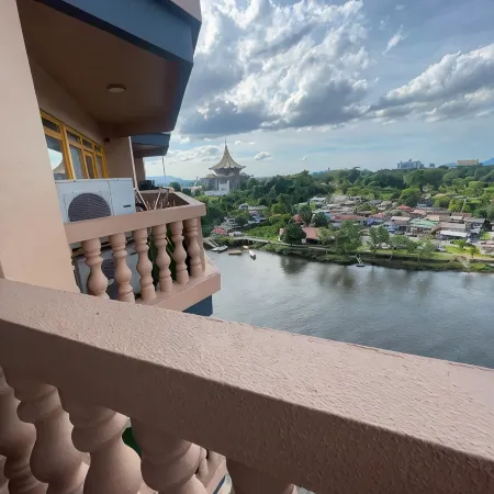 Riverbank Suites Riverview 507
