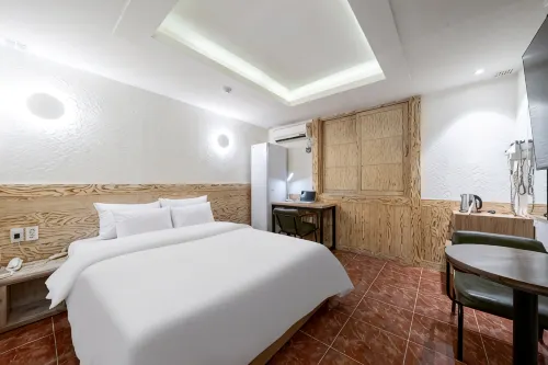 Hotel Bobos - جديد