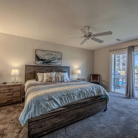 Lake of the Ozarks Premier lakefront 3-bedroom condo. Fishing, Swimming,boating.