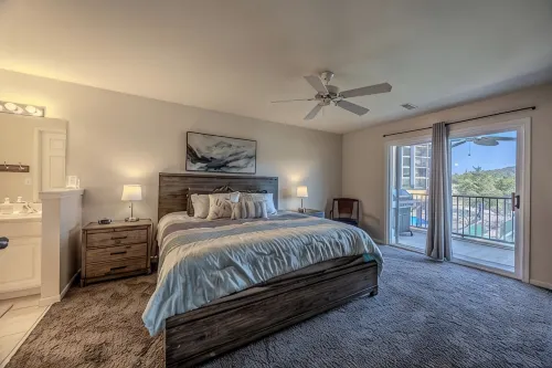 Lake of the Ozarks Premier lakefront 3-bedroom condo. Fishing, Swimming,boating.