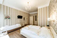 Hotel Pension Baronesse - Bed and Breakfasts