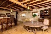 Arnaoon Village - bar