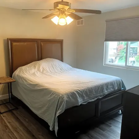Remodeled 2Br/1.5B, Huge Yard, Off Street pk, Futon