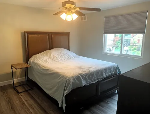 Remodeled 2Br/1.5B, Huge Yard, Off Street pk, Futon