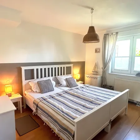 Cozy 2-room apartment with terrace near the beach