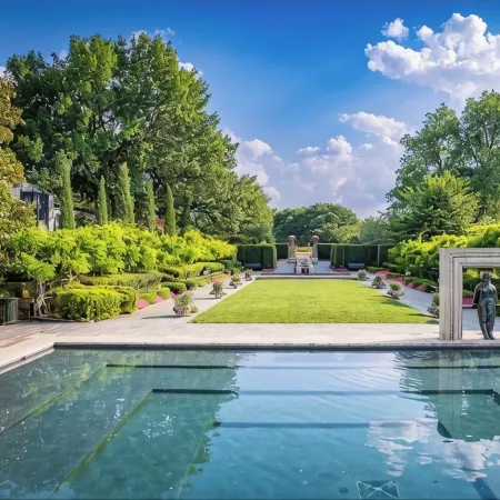 Luxury 4BR Retreat – 10 Min to Downtown & Lake