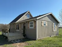 Cedar Lodge is quaint rustic lodge with modern amenities. Relaxing and warm! - Wifi