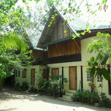Mai PEN Rai Bungalows Отели рядом с достопримечательностью «Водопад Тарн Садет»