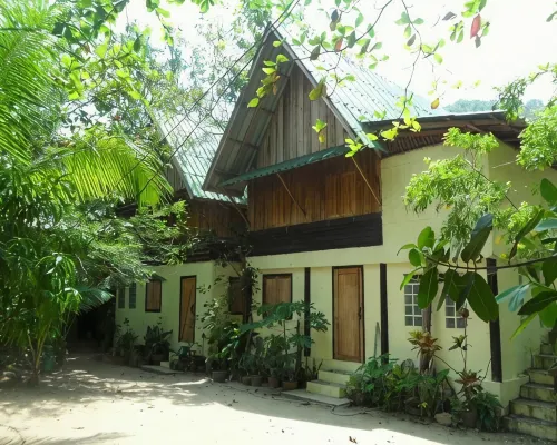 Mai PEN Rai Bungalows Hotels near Hat Sadet Beach