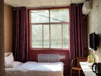 Holiday Hotel - 2-Star