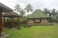 Joglo Green House