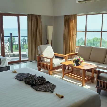 Rock Royal Hotel & Resort
