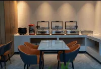 Yibai International Hotel (Zibo Wanxianghui Branch)