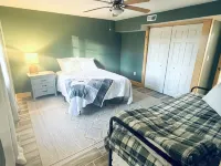 Modern Chalet Near Mt. Sunapee & Lake Massasecum - Alphydda