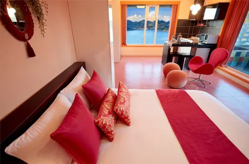Namhae Elnido Pension - Hot Tub