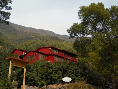 Wulongtan Dongshenglou Mountain Villa Hotels in Five Dragon Pools (Wulong Tan) Scenic Area