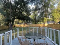 4-bedroom bungalow in amazing Natchitoches with WiFi, AC near Northwestern Univ.
