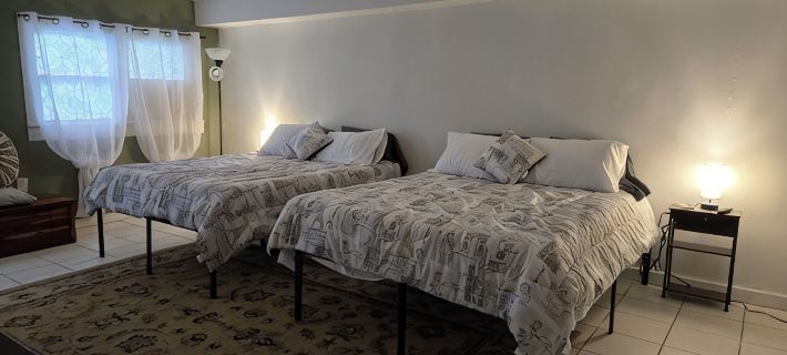 Midtown Guesthouse 15 Minute Walk to Downtown Entertainment Hotels in Mobile County