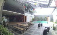Hotel Intan Cirebon - Pools