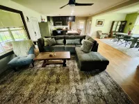 Charming 4-bedroom house with AC and WiFi in peaceful Texarkana - พร้อมWifi