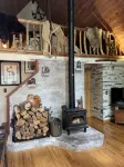 Cozy cabin at Lake Cushman in Hoodsport, WA with AC, Wi-Fi, kayak, beach, hottub