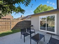 The Cozy Rustic Sequoia Wi-Fi & 2 Garage Hotels in Tulare
