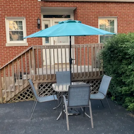 Charming 4-bedroom cottage with WiFi, AC in brilliant Munfordville