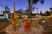5BR~Huge Backyard~Minigolf~Heated Pool~Outdoor Projector~Gameroom~FIOS WiFi