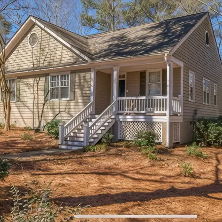 New Charming 2-bedroom place in Great Waters!