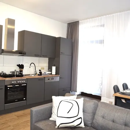 Balcony in the center, Netflix & free coffee/tea