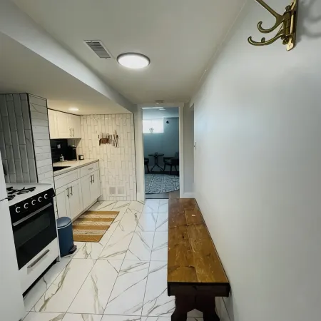Cozy, modern apartment in downtown PTBO