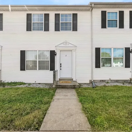 Lovely 2- Bedroom Condo located in the heart of BG