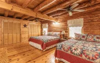 Dragonfly Meadows Log Cabin nestled in the Ozarks - Chalets