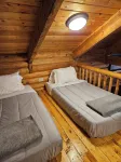 The Peacemaker Cabin: Cozy cabin in enjoyable Apple Valley with AC - Homestays