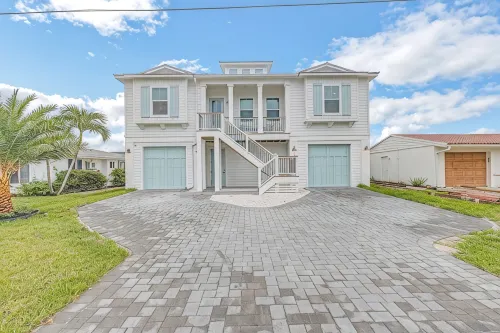New Build Modern Beach Beauty on Canal with Heated Pool 150 Yds to Beach Access - Boutique
