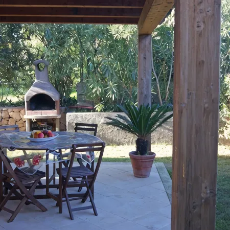 House with garden 150 meters from the beach