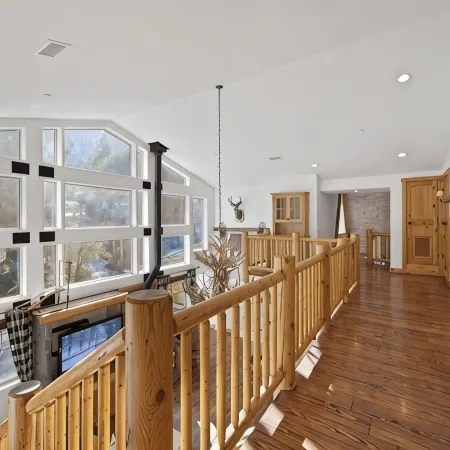 Spacious, Luxury, Picturesque "Mountain High Manor"- Ski Resort Town!