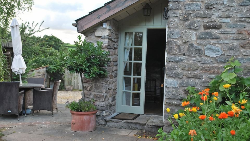 Escape to a lovely vineyard cottage near the Somerset Levels