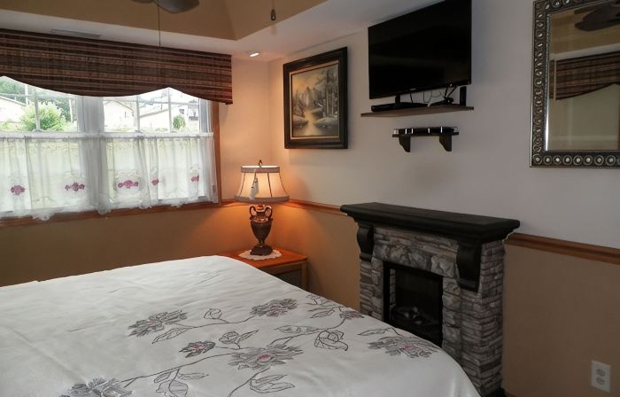 5 Blocks To The Beach ~ 2 Blocks To Downtown ~ Walk To Everything!