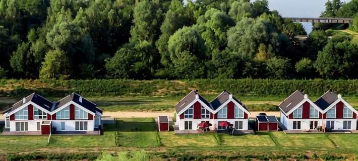 On the lake - luxury holiday home with every comfort, located directly on a lake Hotels in County of Bentheim